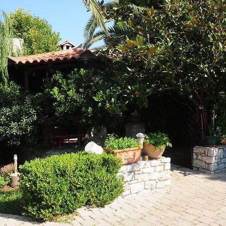 George Apartments Stoupa Bagian luar foto