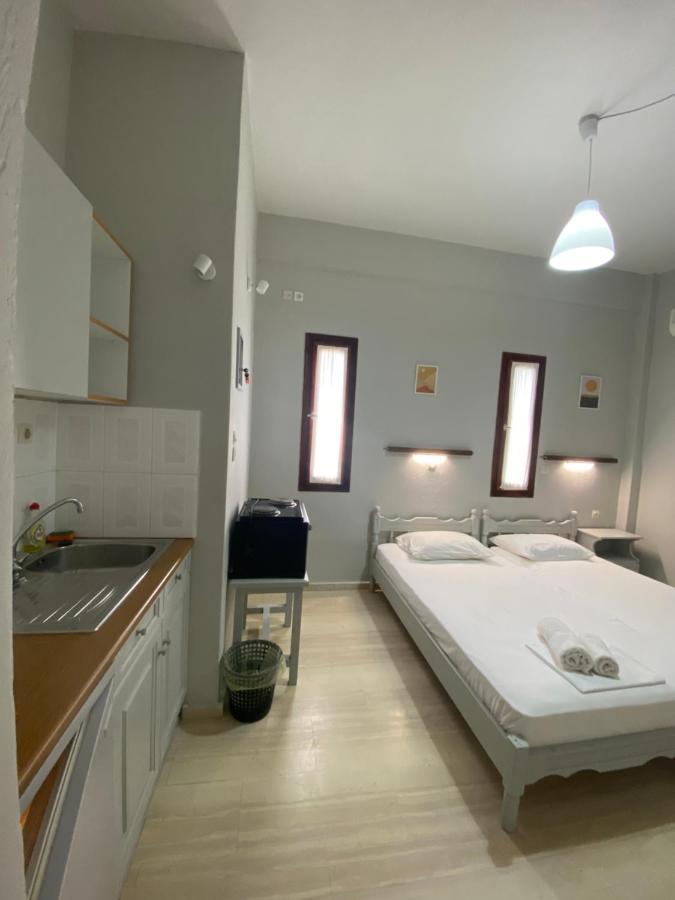 George Apartments Stoupa Bagian luar foto