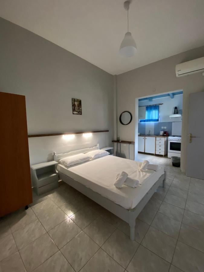 George Apartments Stoupa Bagian luar foto