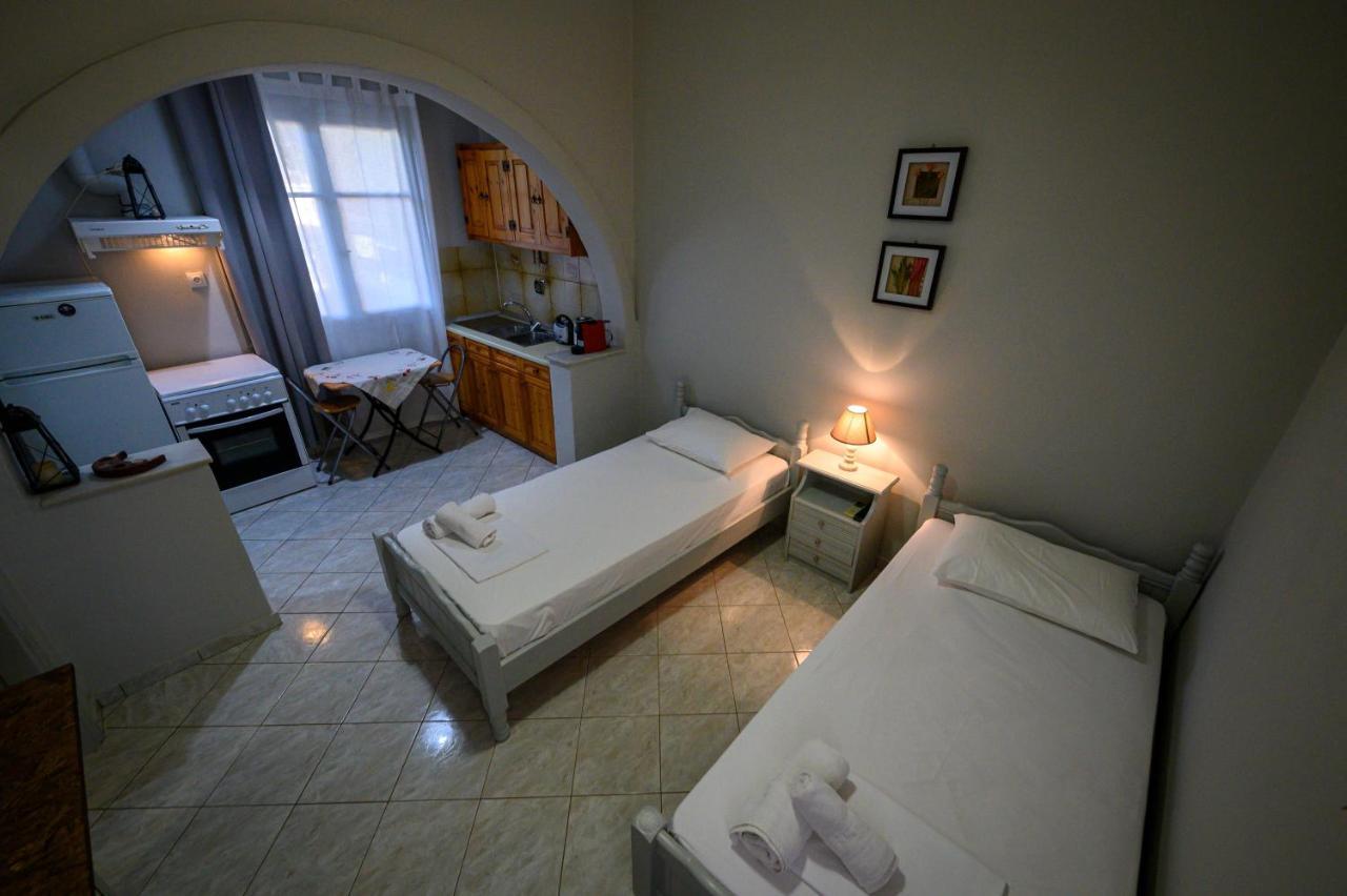 George Apartments Stoupa Bagian luar foto