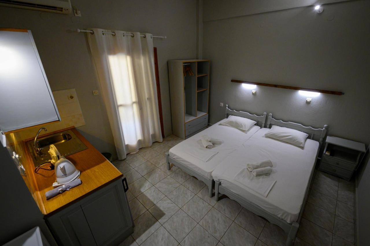 George Apartments Stoupa Bagian luar foto